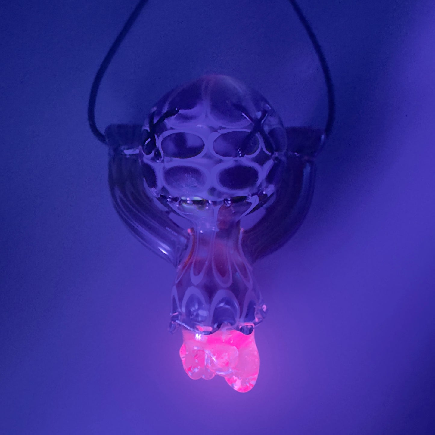 Slinger Peter Muller half torso pendant with UV