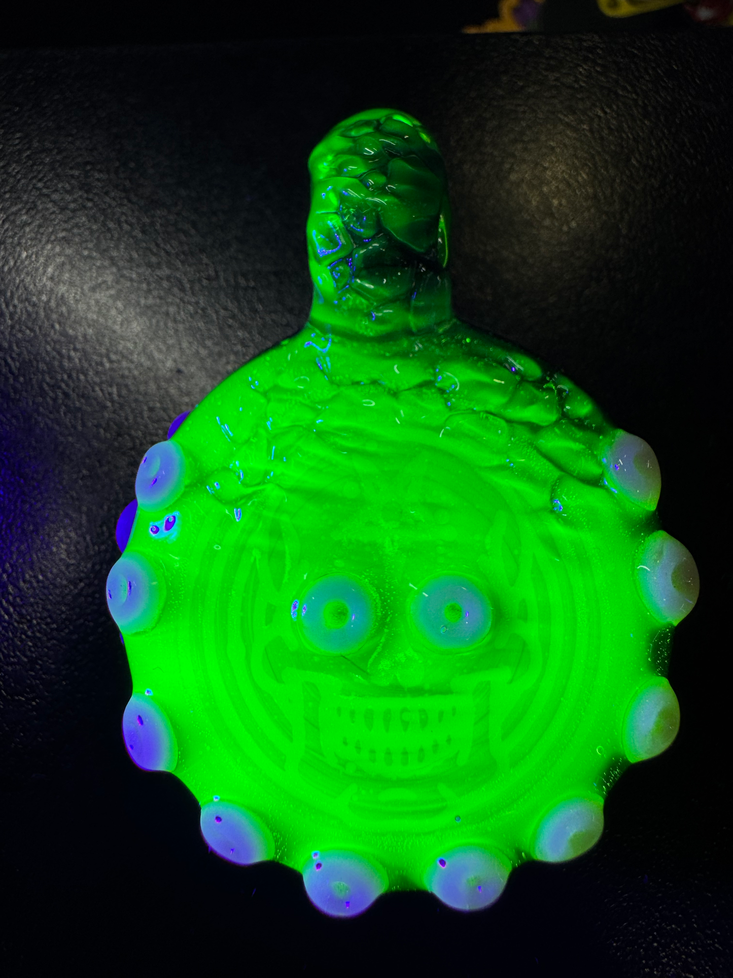 Dwreck x Salt Pendant UV Skull