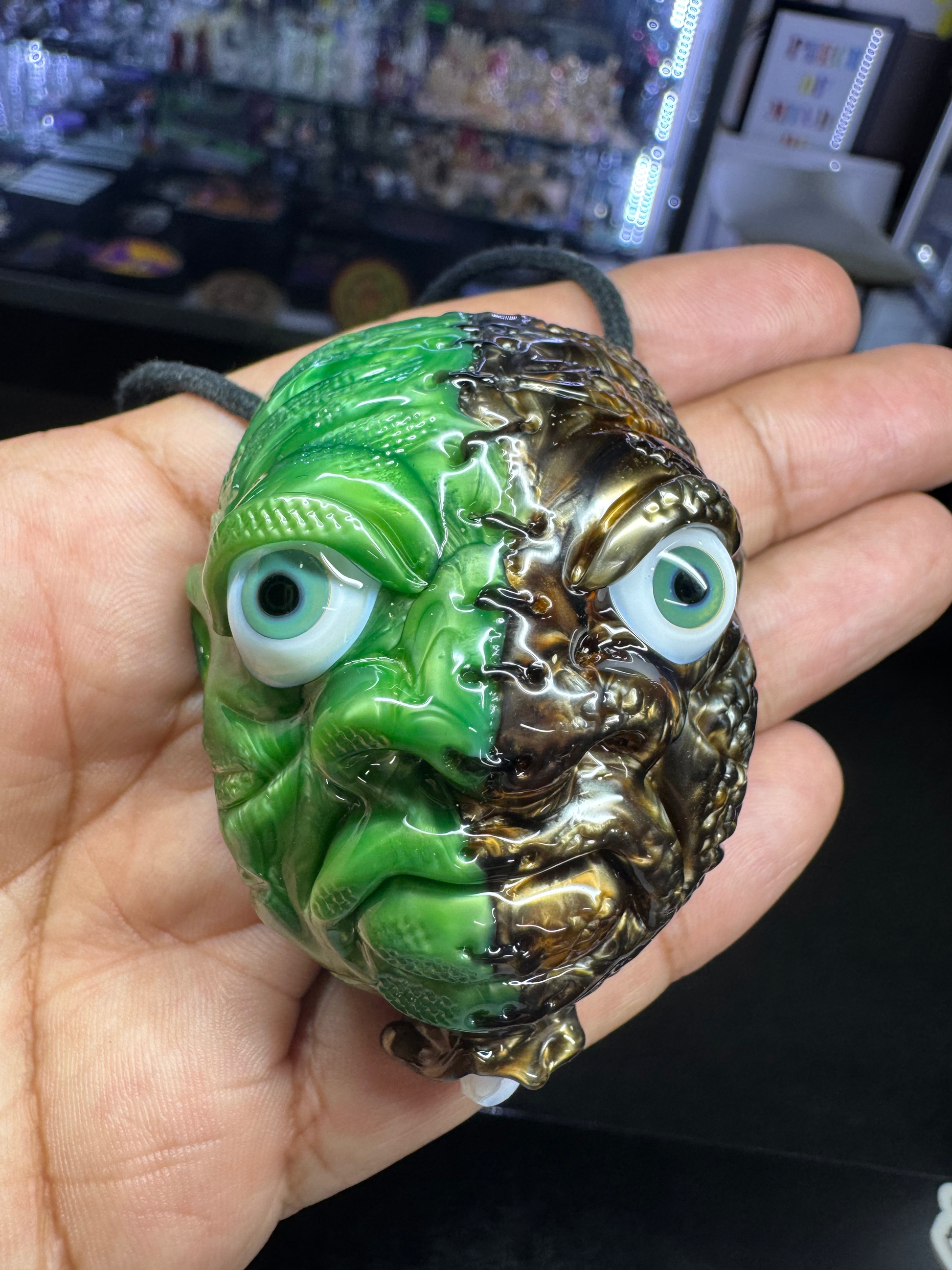 Muller Voorhees Split Face Pendy
