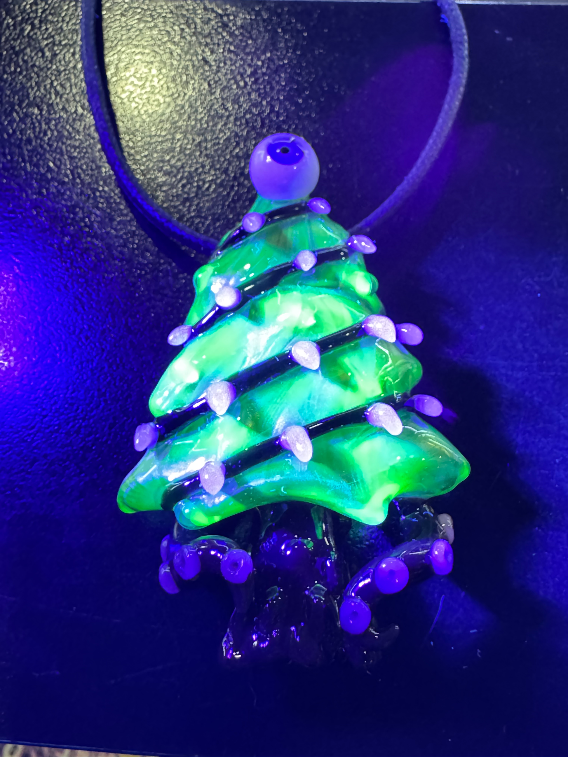 Salt Xmas Tree UV Pendy
