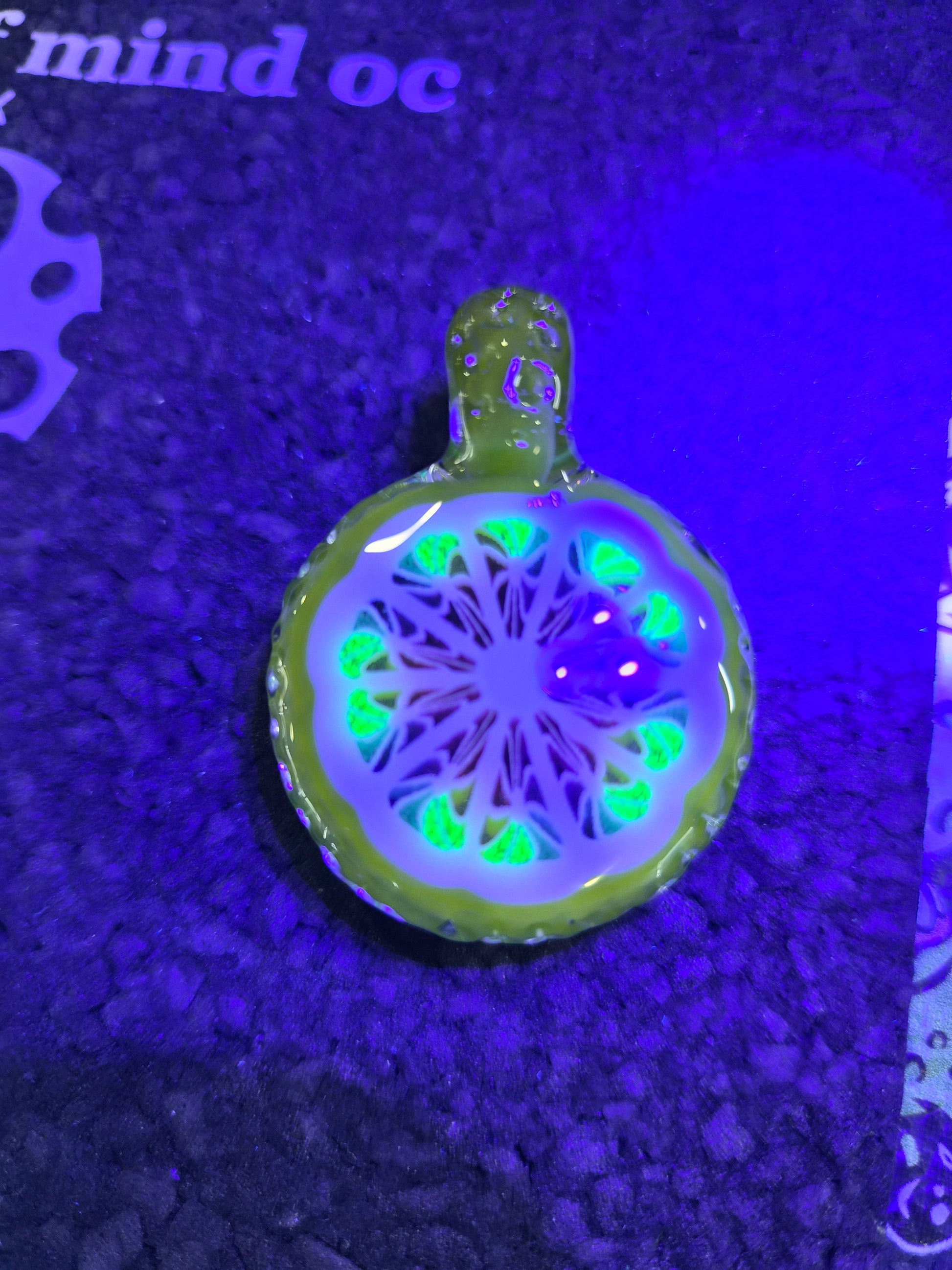 Lyons Slice Pendant Large